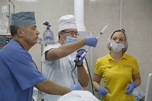 Для крымских врачей провели мастер-класс по эндоскопии