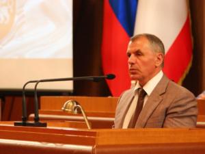 Константинов поддержал идею разделения должностей главы Крыма и председателя Совета министров РК