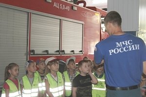 Новая экскурсия для воспитанников детского сада № 28 состоялась в первой пожарно-спасательной части