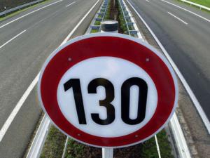 На нескольких дорогах Севастополя ограничат скорость для транспорта