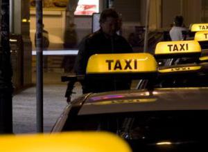 Прокуратура запретила деятельность предпринимателя из Керчи, незаконно привлекавшего водителей в службу такси