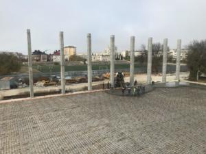 Министр строительства Крыма проинспектировал реконструкцию Дворца спорта в Евпатории