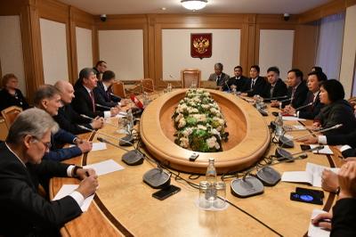 Дмитрий Новиков встретился с вьетнамской делегацией в Москве