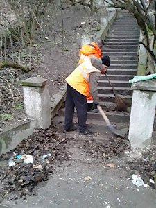 «Лестницу любви» в Симферополе очистили от мусора