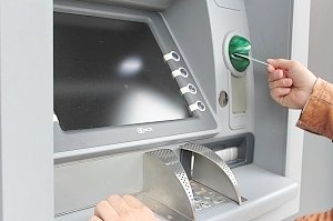 Симферопольцу, забравшему из банкомата чужие деньги, грозит 5 лет тюрьмы
