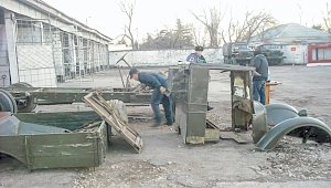 В Севастополе восстанавливают технику Победы