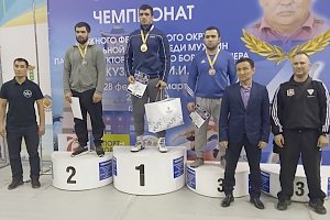 Крымские борцы выиграли пять золотых медалей на чемпионате ЮФО по вольной борьбе