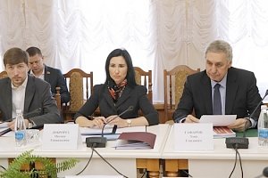 Оксана Доброрез представила членам Экономического совета информацию об особенностях ценооборазования на овощи и фрукты в республике
