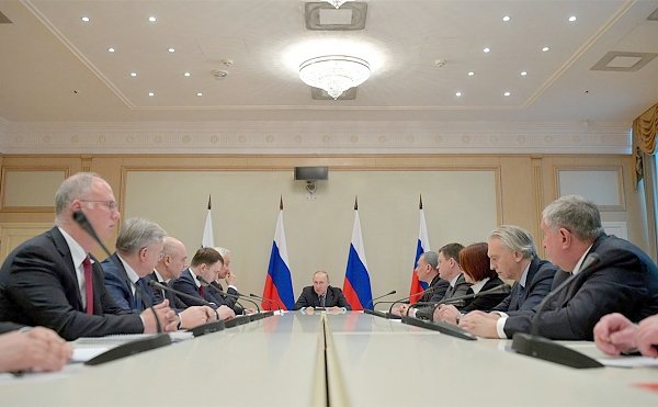 СМИ: Сечин уговорил Путина отказаться от соглашения с ОПЕК. Теперь Россия будет терять по 1 млрд долларов в неделю