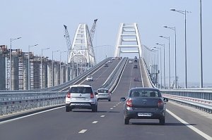 За сутки в Крым въехало 1578 автомобилей по Крымскому мосту