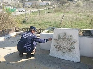 В Бахчисарайском районе привели в порядок памятник на месте захоронения солдат