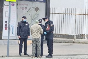 Полиция отправила по домам 193 пенсионеров, нарушивших режим самоизоляции