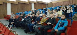 Полицейские организовали для севастопольских школьников поход в кинотеатр
