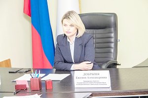 Евгения Добрыня выслушала проблемы крымчан