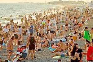 К середине лета Крым принял более 4 млн. туристов