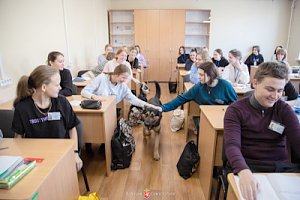Полицейские Севастополя провели антинаркотическую беседу со студентами торгово-экономического техникума