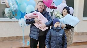 Тысячный новорожденный в этом году в Ялте оказался одним из «двойняшек»