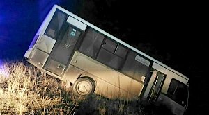 Автобус с пассажирами съехал в кювет в Белогорском районе
