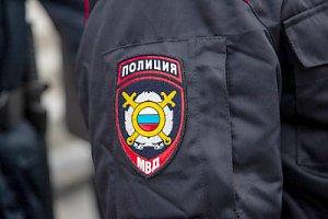 В Севастополе участковые уполномоченные полиции задержали подозреваемую в причинении телесных повреждений своему сожителю