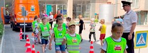 День безопасности дорожного движения провели сотрудники ГИБДД Севастополя в «Летней школе» посёлка Терновка