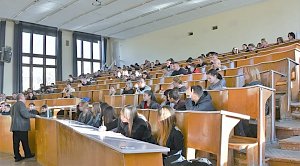 Стипендии для студентов в России предложили поднять до уровня МРОТ