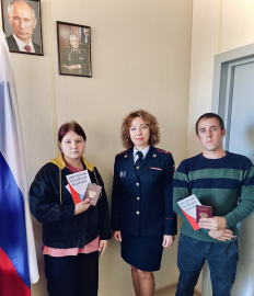В Севастополе полицейские вручили первые паспорта жителям новых регионов Российской Федерации