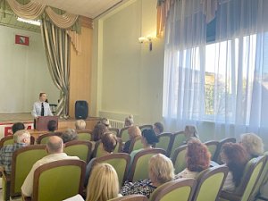 В Севастополе полицейские организовали семинар-совещание с преподавательским составом на тему: «Профилактика вовлечения молодежи в антиобщественную и преступную деятельность»