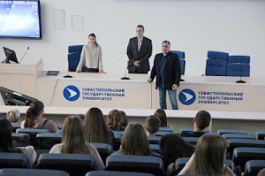 В Севастополе полицейские провели для более сотни студентов университета информационно-разъяснительную лекцию «Гражданин и государство»