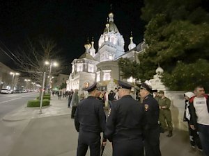 Севастопольские полицейские обеспечили охрану общественного порядка и безопасность граждан во время пасхальных компаний