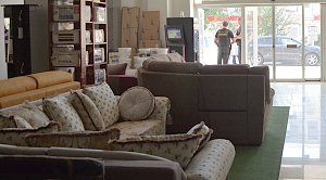 Продавщица мебели из Краснодара подозревается в хищении у ялтинцев 50 млн руб